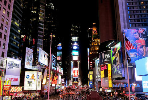  Times Square With No Ads Just Looks So Weird - Thrillist