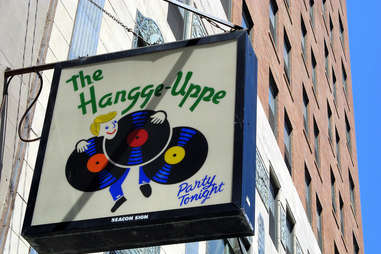 the hangge uppe