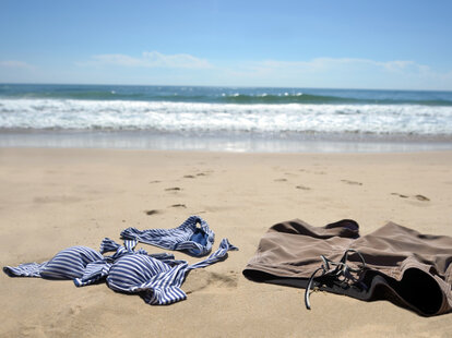 World's Largest Skinny-Dip Record Planned In Australia - Thrillist