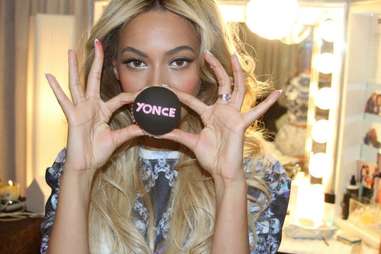 Beyonce with cupcake