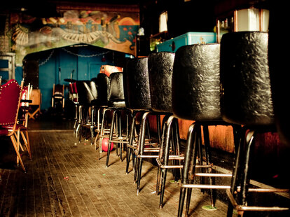 Phyllis Musical Inn A Chicago Il Bar Thrillist