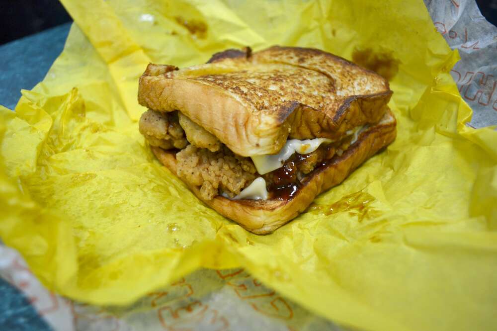 honey bbq chicken strip sandwich