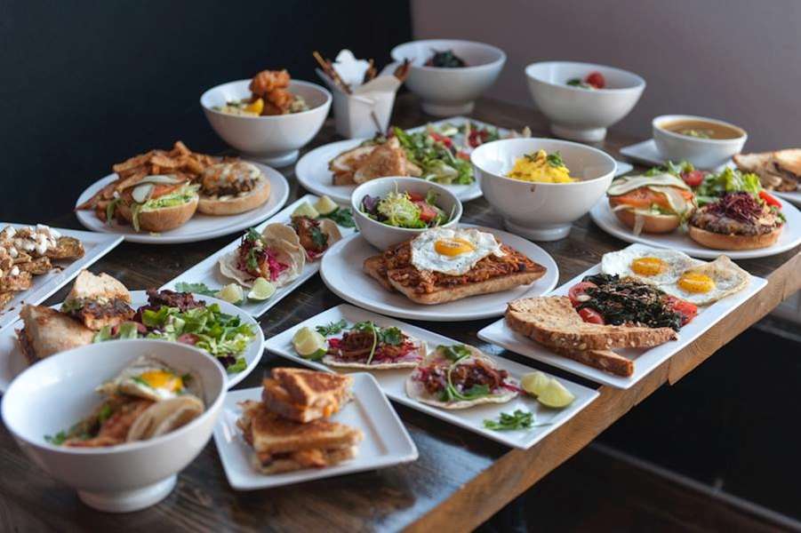 The Best Spots For Cheap Eats In Montreal - Thrillist