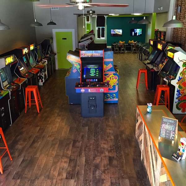 Neon Retro Arcade: Pasadena, CA - Thrillist
