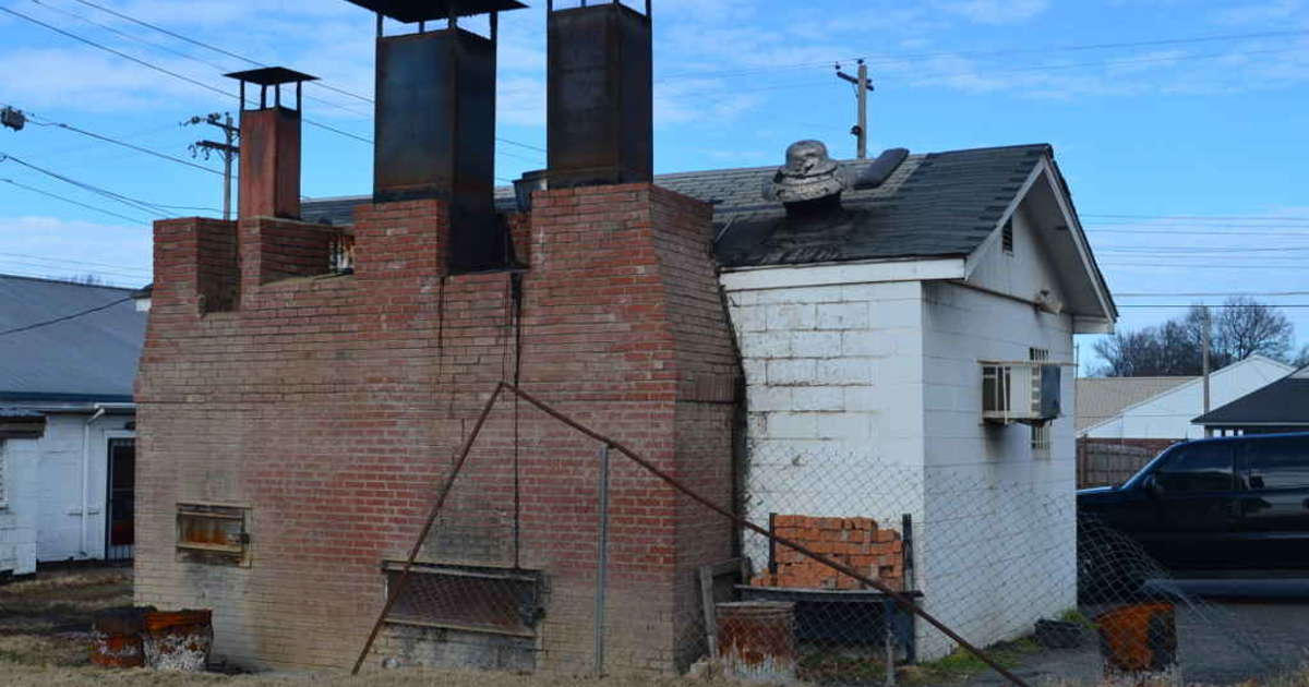 A R Barbeque A Restaurant In Memphis Tn Thrillist