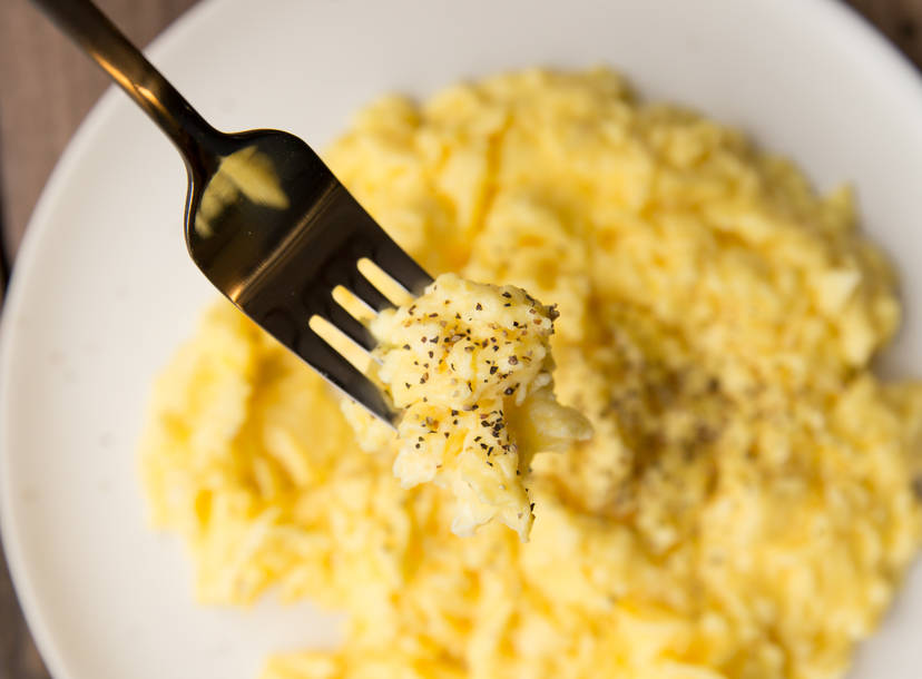 How To Make The Perfect Scrambled Eggs Thrillist Recipes