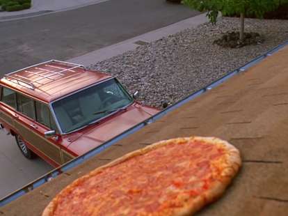 Pizza on roof Breaking Bad