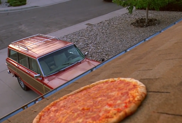 Vince Gilligan Podcast - Breaking Bad Fans Throwing Pizza on Walt's House