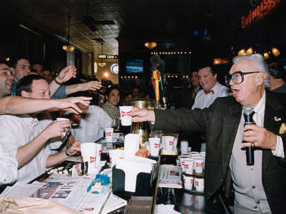 Did 'Cub-Fan, Bud-Man' Harry Caray really drink all those beers?