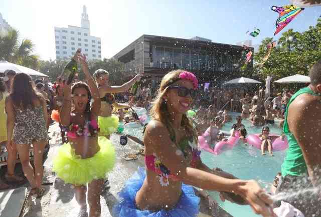Hot Naked Beach Parties - Sexiest Things To Do In Miami - Thrillist