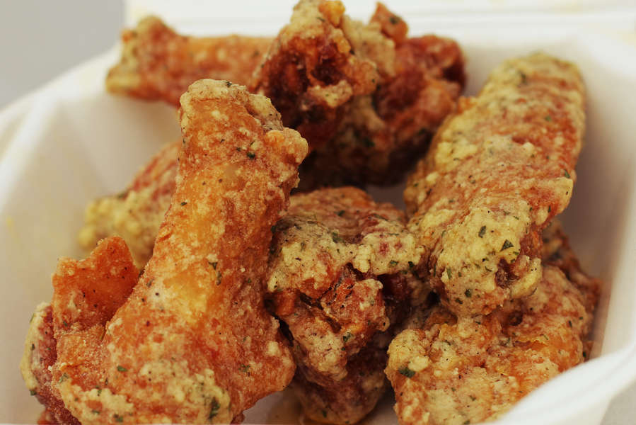 A Town Wings: A Restaurant in Atlanta, GA - Thrillist