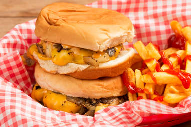 How to make the perfect diner burger — Thrillist Recipes