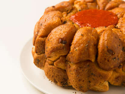 Garlic Knot Bread Bowl — Thrillist Recipes