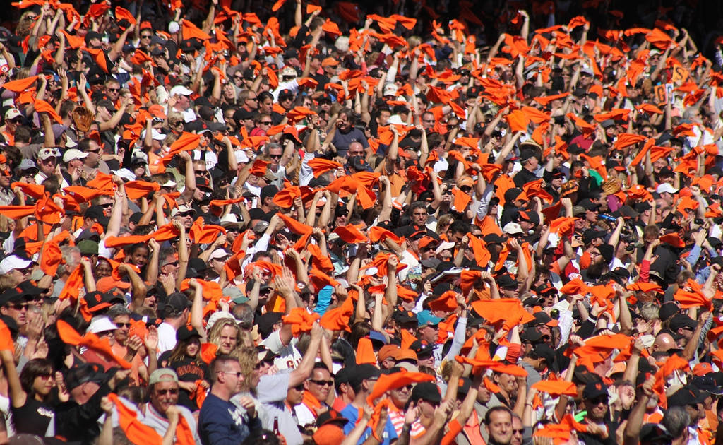 SF Giants fan Women Outfits