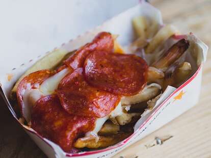 Pepperoni pizza fries