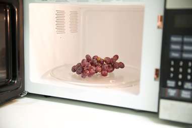 grapes in microwave