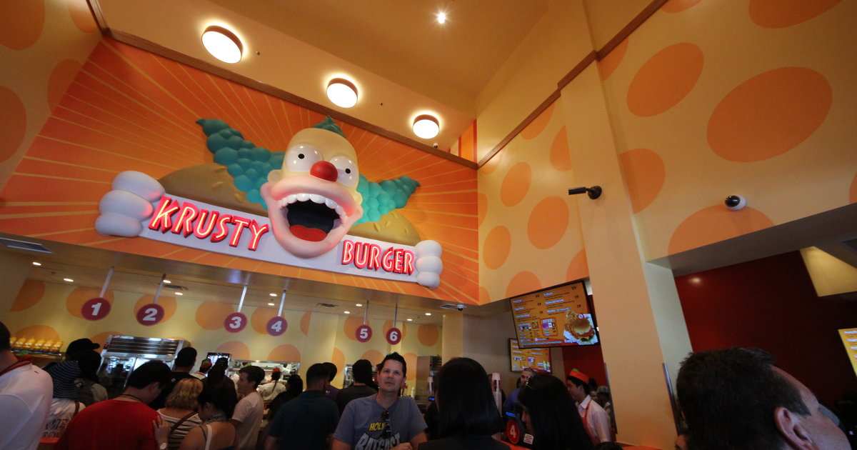 Simpsons In Universal Studios Hollywood LA Moes Tavern Krusty Burger