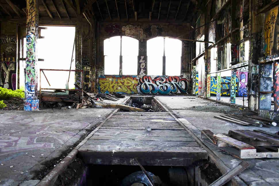 Abandoned Bayshore Train Yard Photos in San Francisco - Thrillist