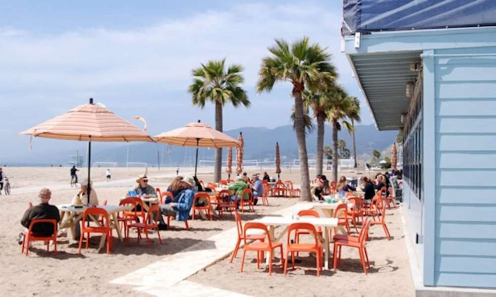 LA Bars On The Beach - Beachside Restaurants and Bars - Thrillist