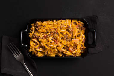 Cheeseburger mac 'n' cheese — Thrillist Recipes