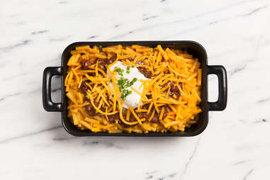 Chili cheese mac — Thrillist Recipes