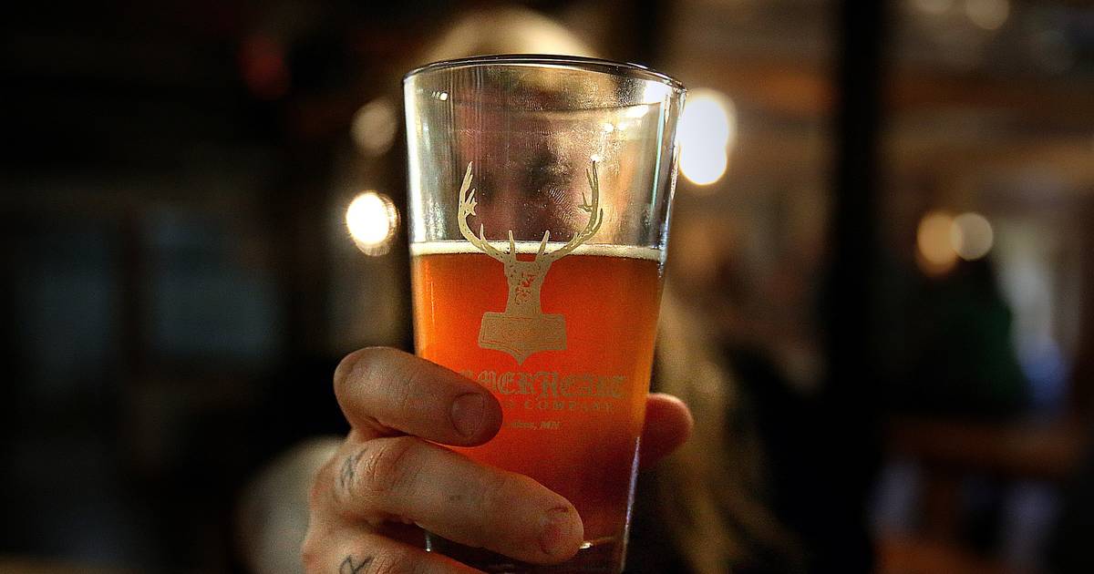 People left stunned by price of a beer at the Super Bowl