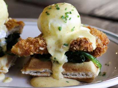 Eggs benedict with fried chicken