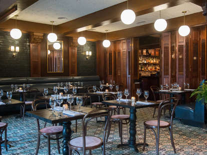 Why The Dunbar Room Is Seattle's Best Hotel Bar - Seattle Hotel Bars 