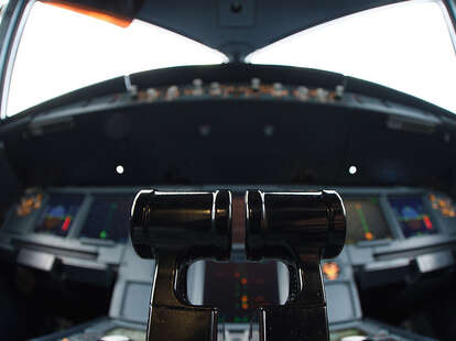 Computer Glitch Could Cause Boeing 787 Planes To Lose Power - Thrillist