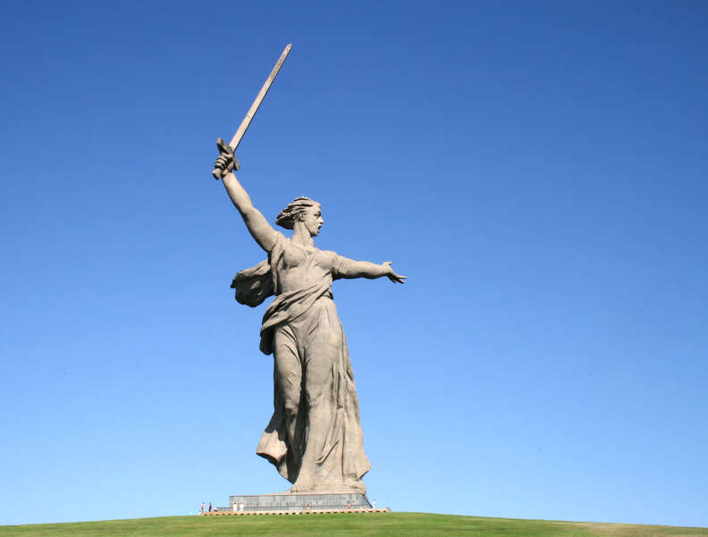 World's Largest Statues - Thrillist