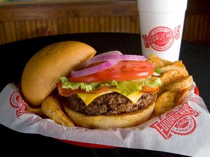 Fuddruckers burger