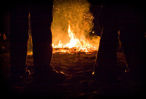 Sf Beach Bonfire How To Rules Hours And More Thrillist