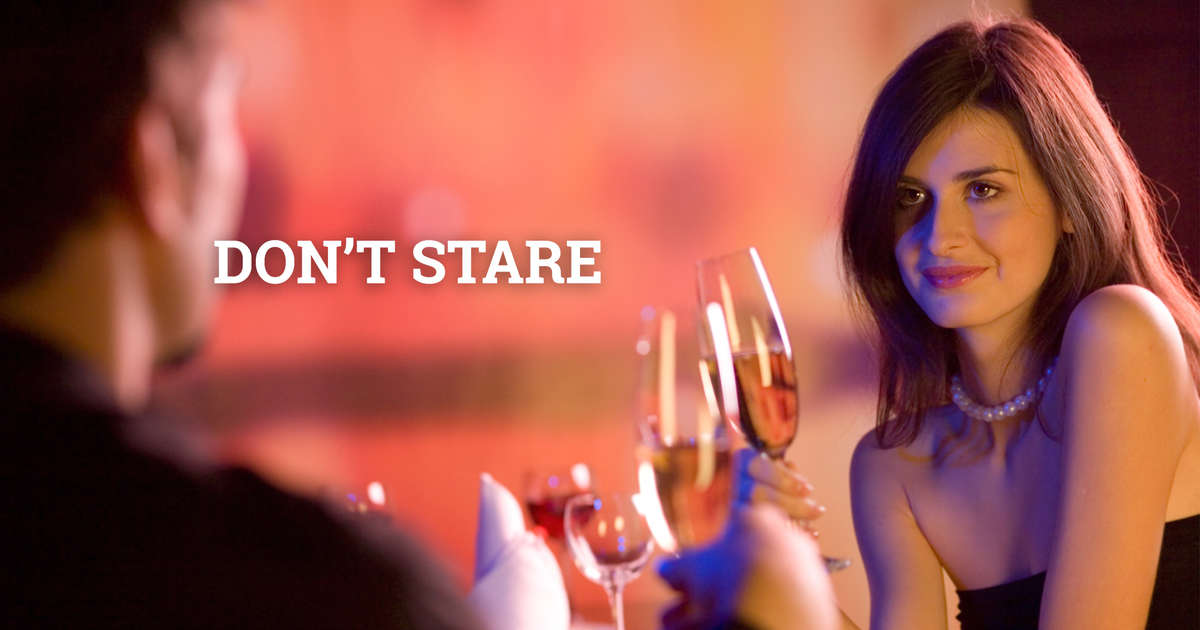 How to Flirt With a Girl at a Bar, According to Girls