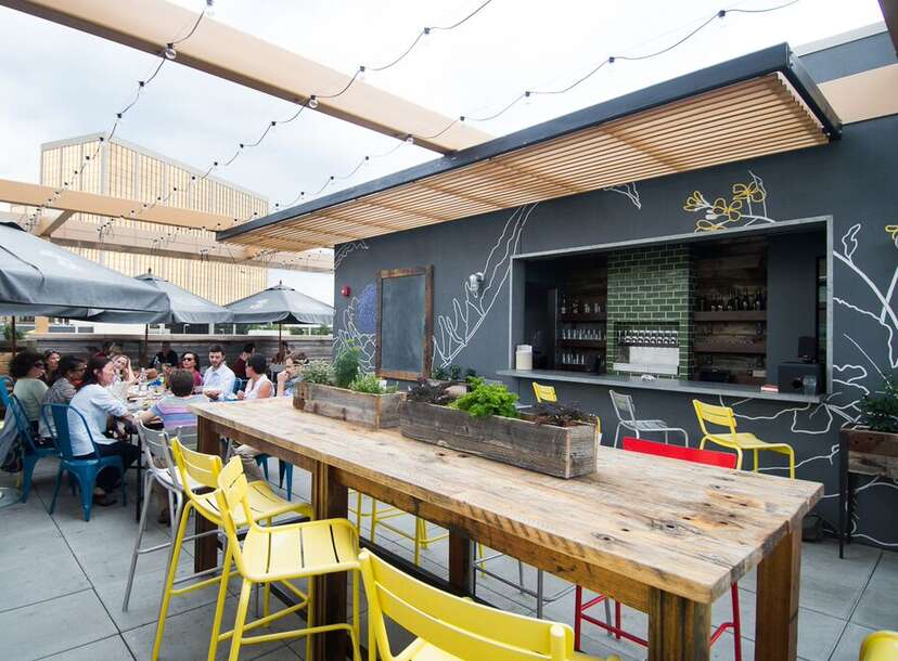 9 outdoor bars and patios to watch the Brewers