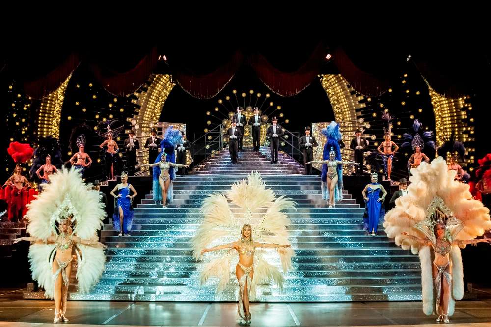 13 Things You Didn T Know About Las Vegas Showgirls Thrillist