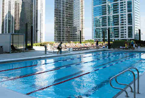 Sneak Into Chicago's Best Hotel Pools - Thrillist