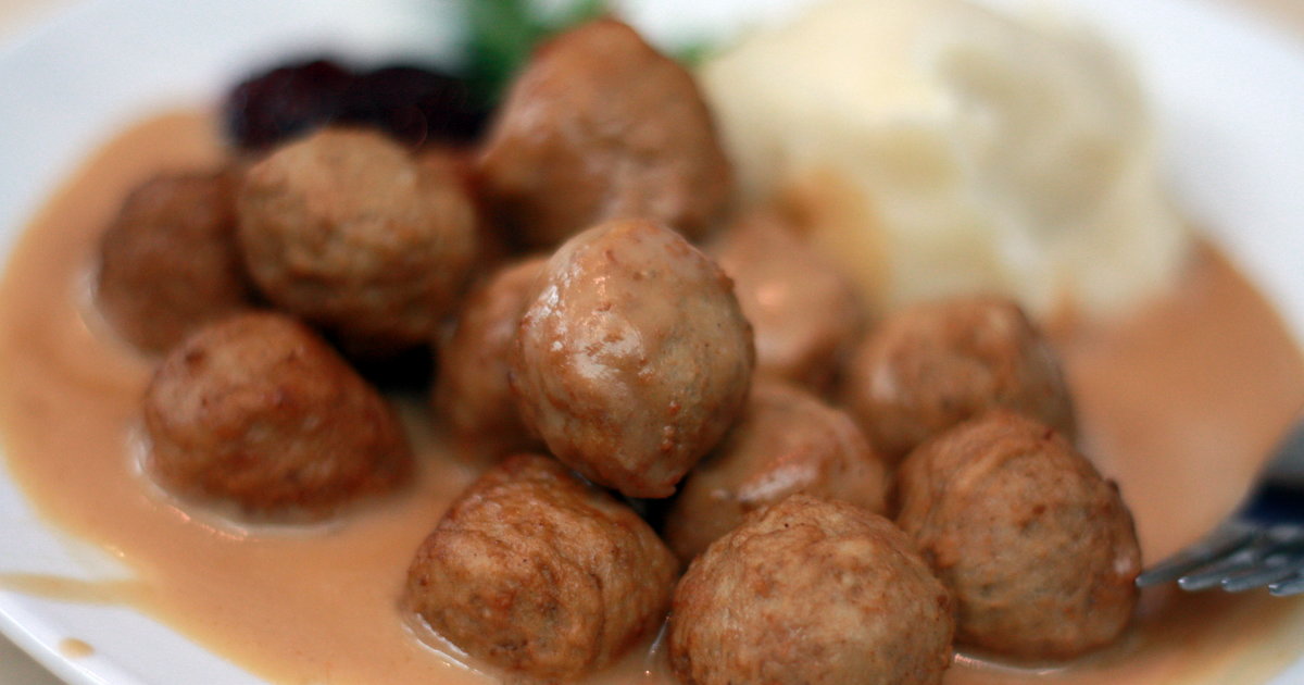 Ikea Food Court Items Ranked From Swedish Meatballs To Pie Cake