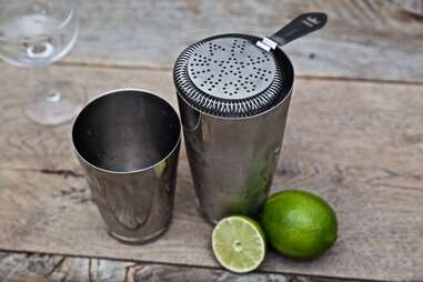 Shaking tins and strainers