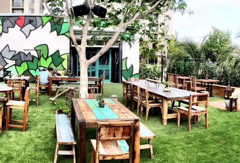 Rhythm & Vine Beer Garden: A Miami, FL Bar.