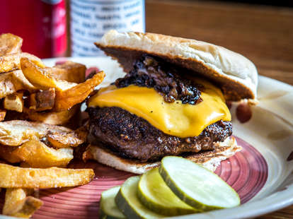 Brindle Room New York City, cheeseburger