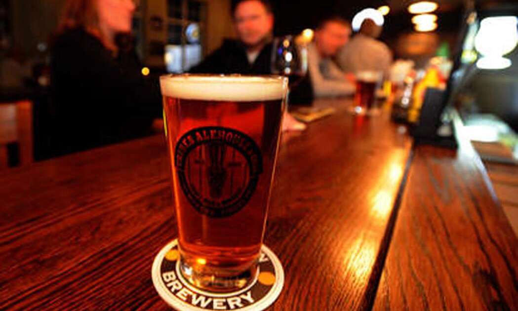 Best Bars in Chicago's Suburbs Thrillist