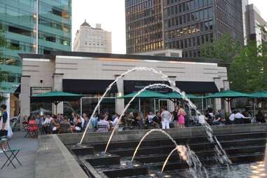 Fountain Bistro wine bar, Campus Martius Park bars