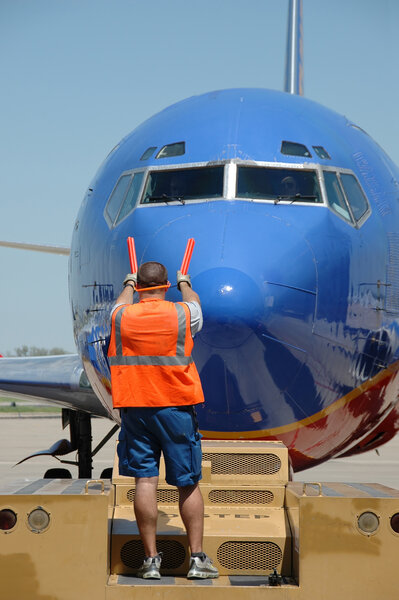 Airline & Airport Ramp Agents are Complete Badasses, Here's Why - Thrillist