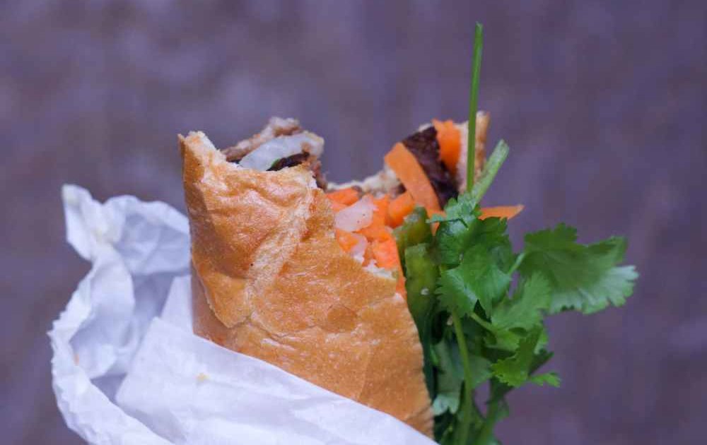 Le's Sandwiches and Cafe A Charlotte, NC Restaurant.