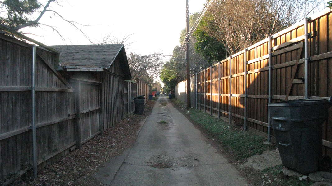 Exploring Alleys in Suburban Dallas Thrillist