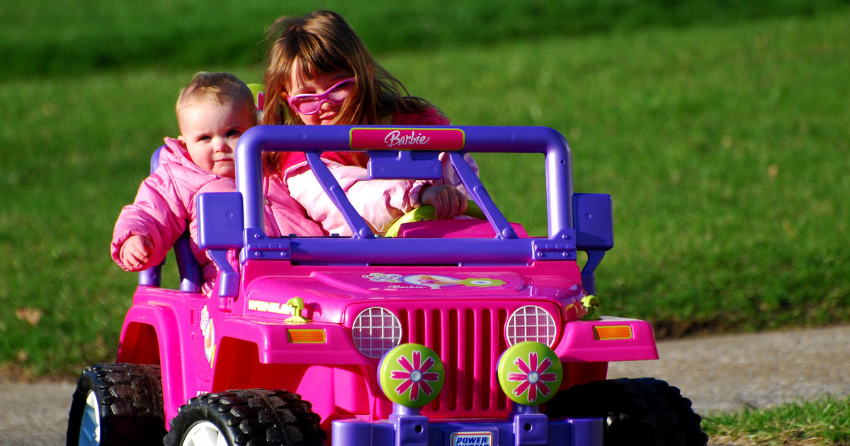 Grown Woman Loses License, Drives Pink Barbie Jeep Instead - Thrillist