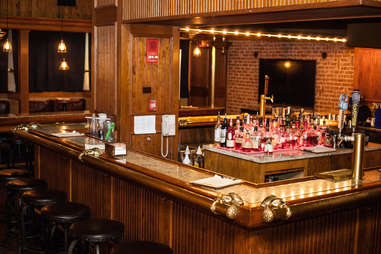 Bar 414