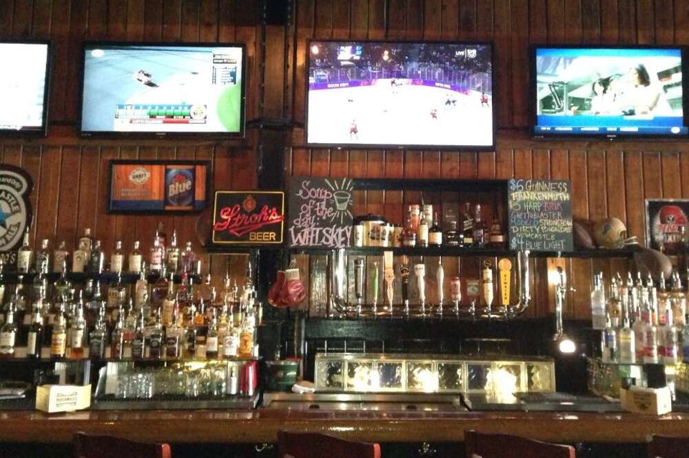 Catch the Game at These Metro Detroit Sports Bars