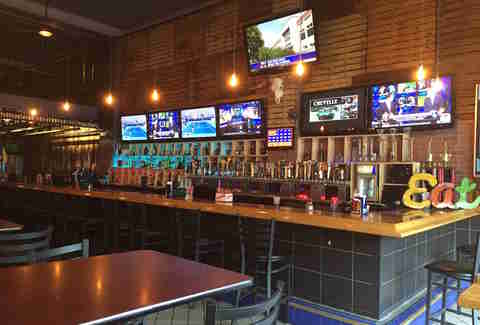 Detroit’s Best Sports Bars - The 10 Coolest Spots to Catch the Game ...