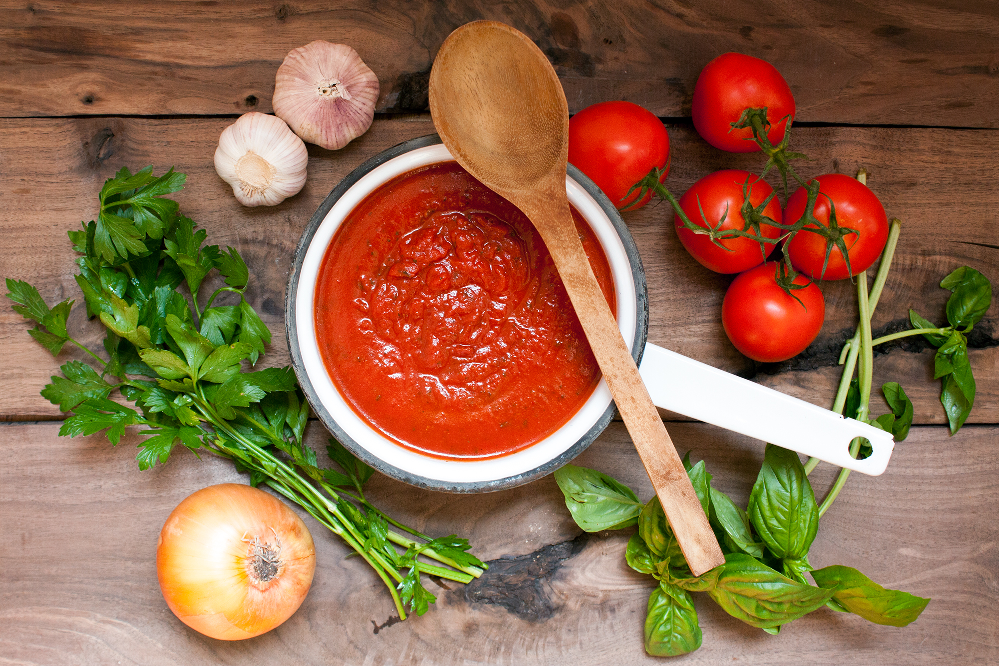 How to Make Basic Tomato Sauce From Scratch - Thrillist